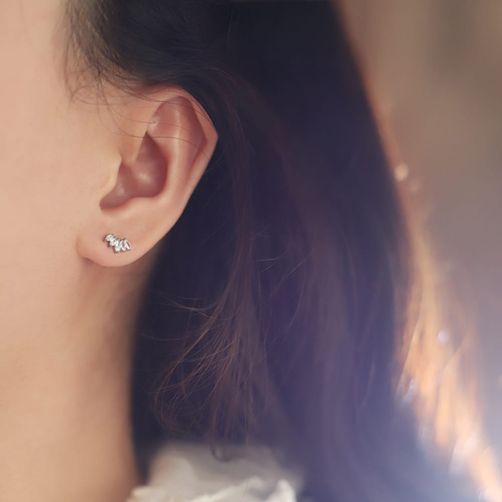Goldener Labret-Stein mit fünf Zirkonia - SILBER 925