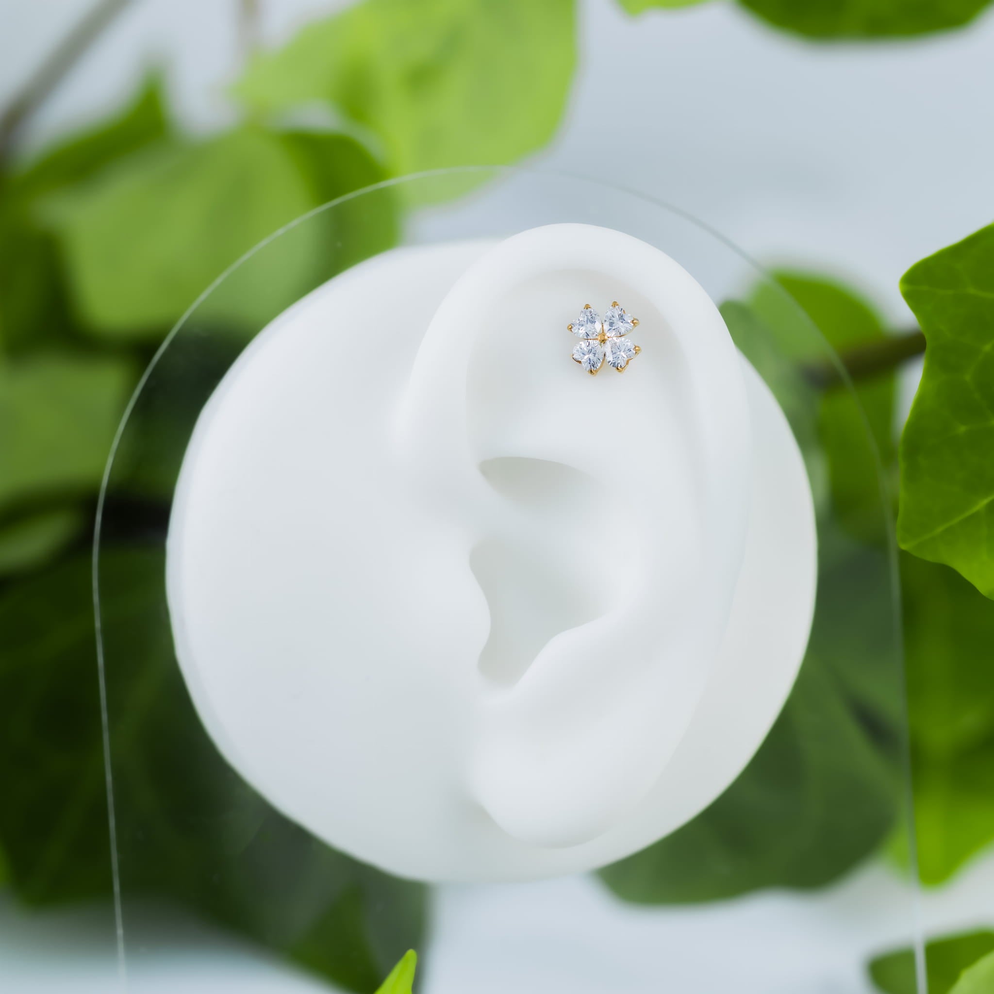 Labret-Anhänger aus Titan in Form eines vierblättrigen Kleeblatts mit Zirkonia