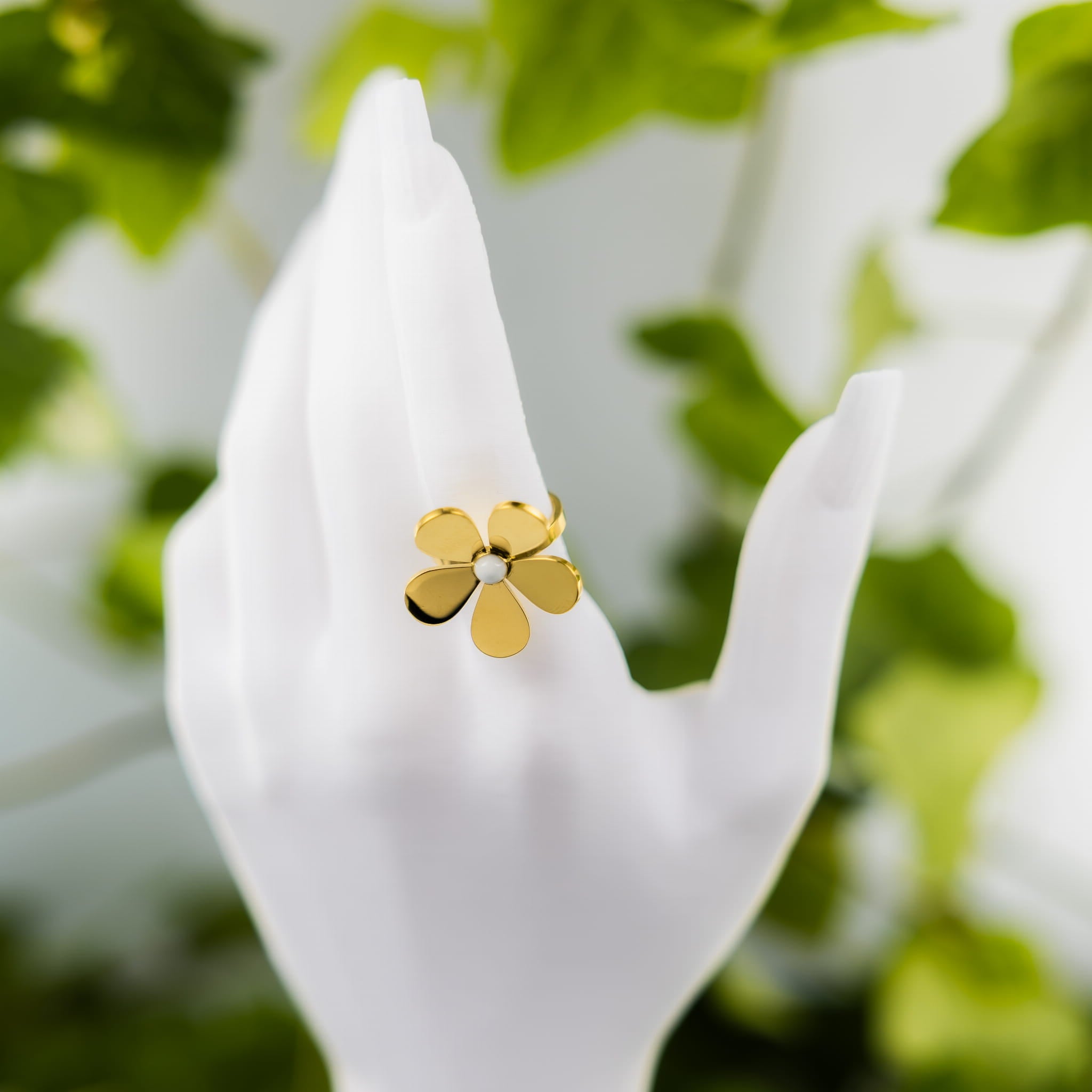 Goldring mit dekorativer Blume, Edelstahl