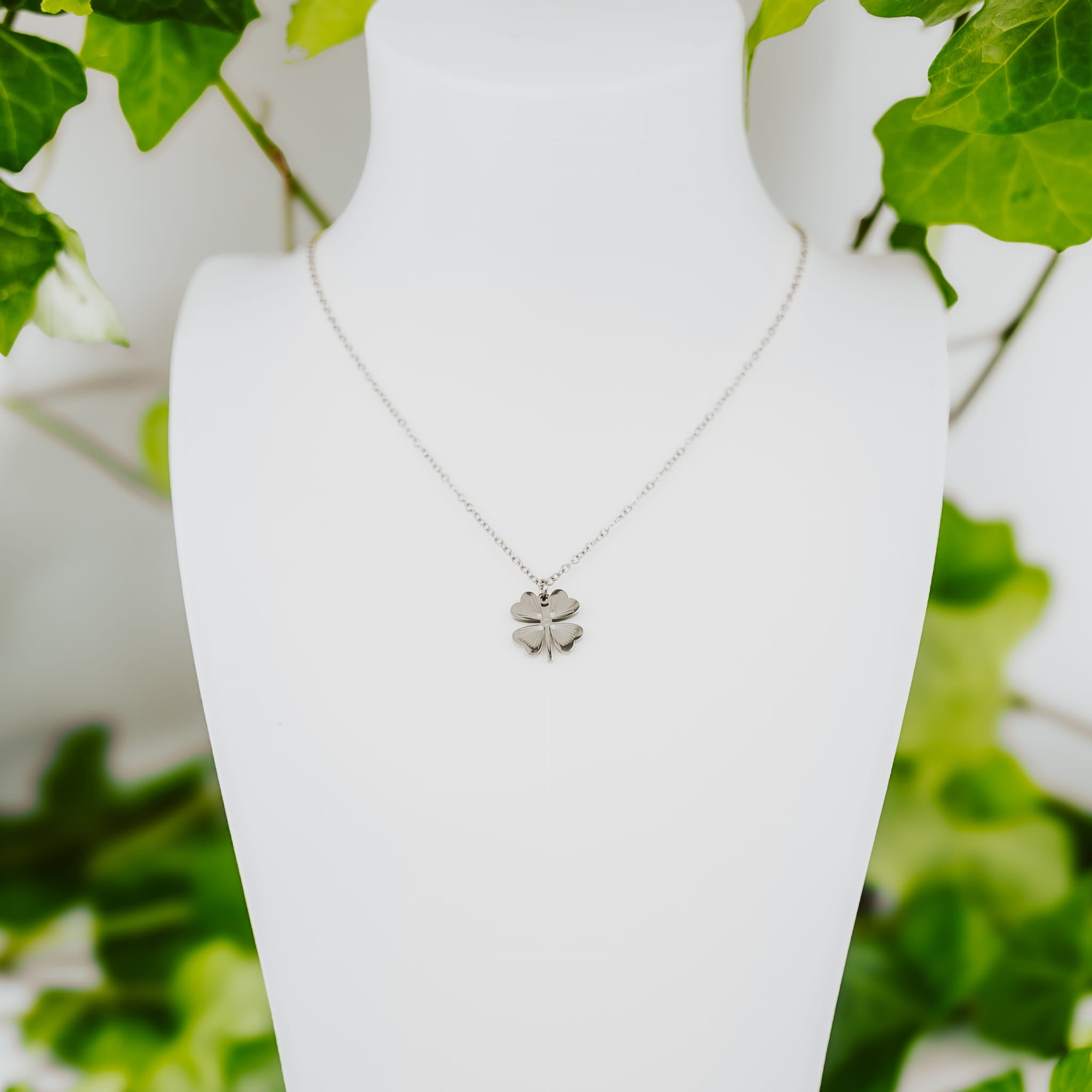 Silberne Klee-Halskette