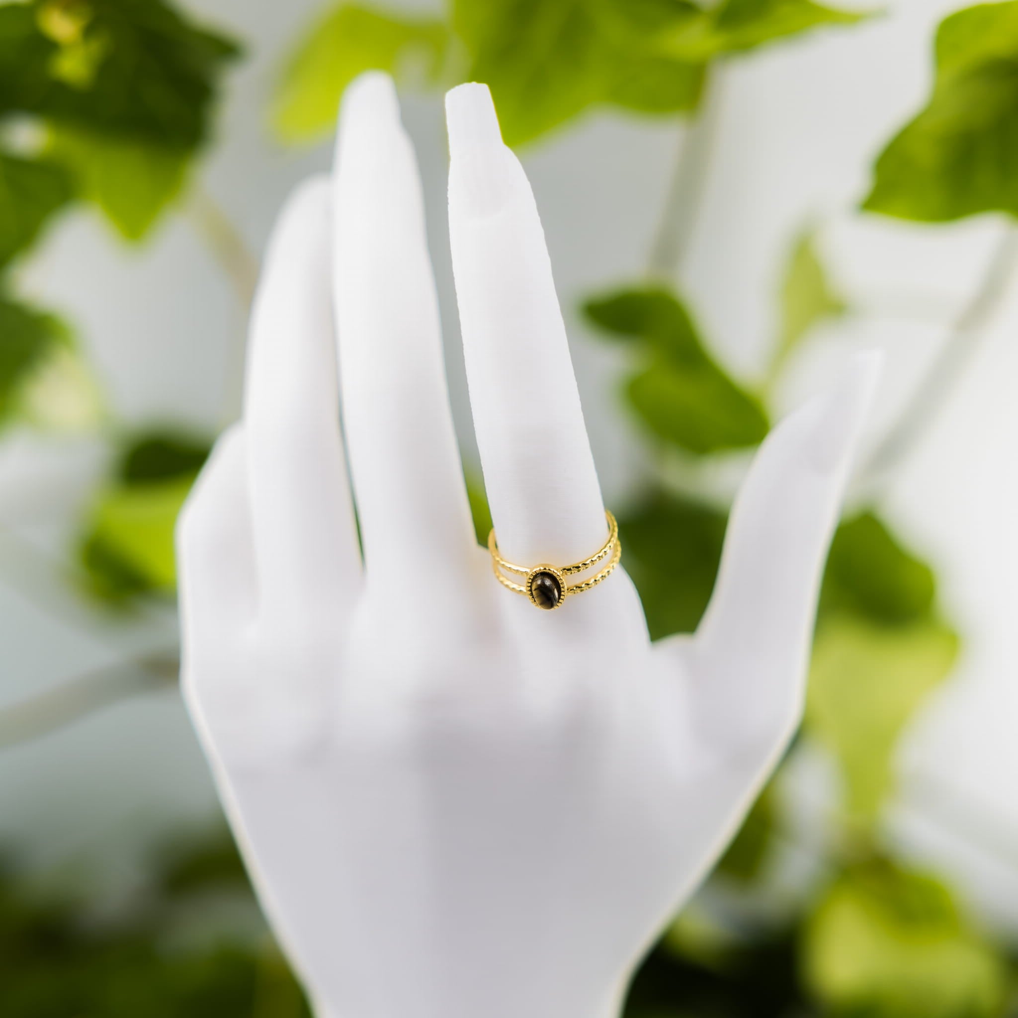 Goldring mit Bronzeverzierung