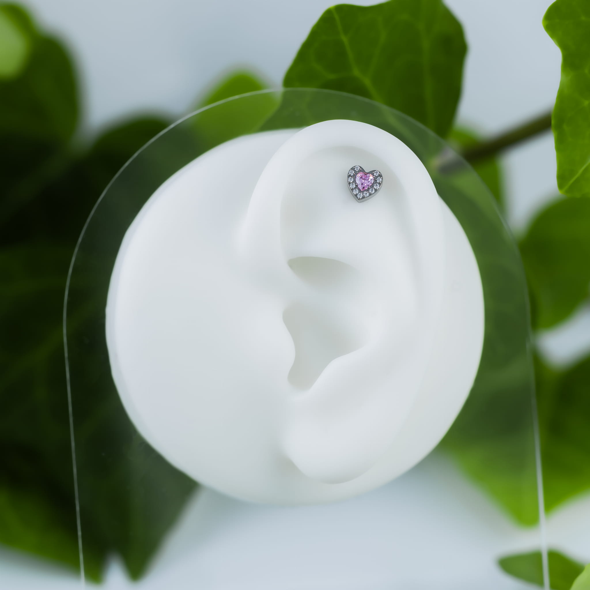 Labret-Ohrring aus Titansilber in Herzform mit Zirkonia