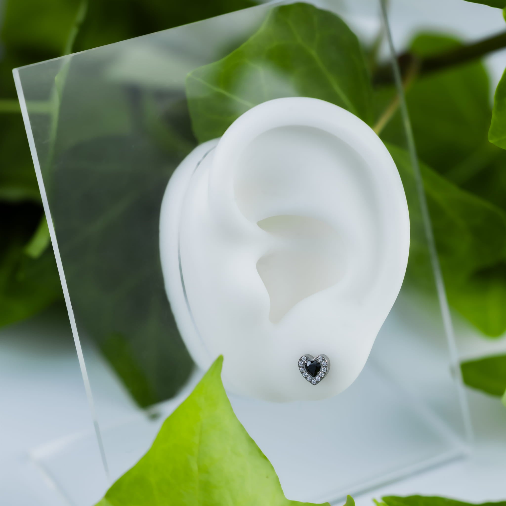 Labret-Ohrring aus Titansilber in Herzform mit Zirkonia